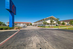  Motel 6-Dallas, TX - Farmers Branch  Фармерс Бранч